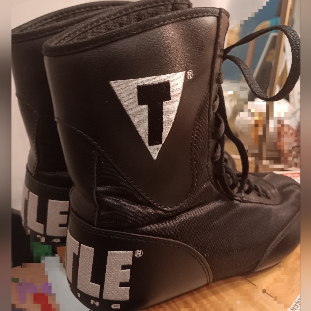 TITLE Boxing Speed-Flex Encore Mid-Top Shoes